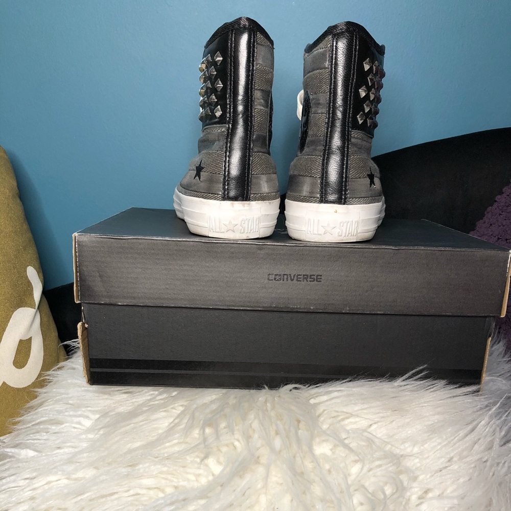 Sneakers - Picture 5 of 5